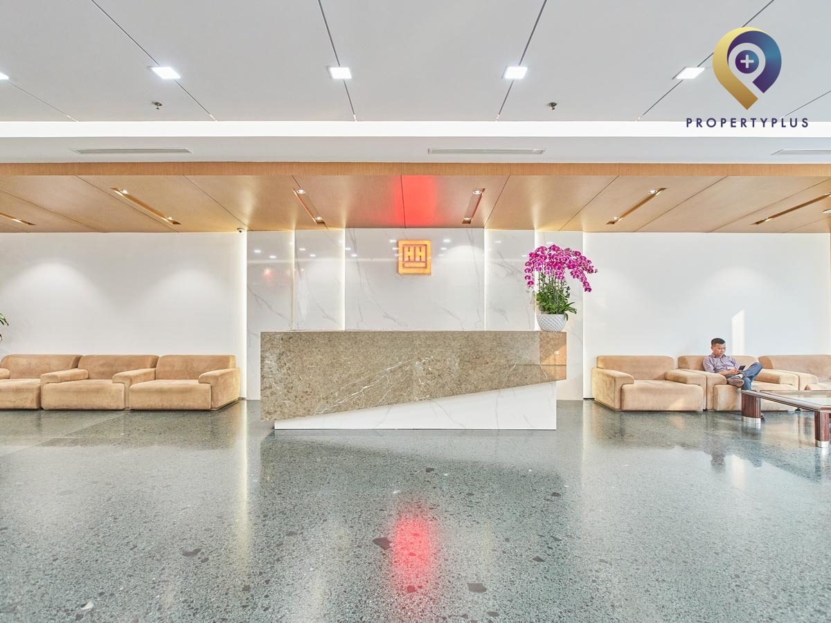 Reception area at Hong Ha Center - hình ảnh từ Property Plus